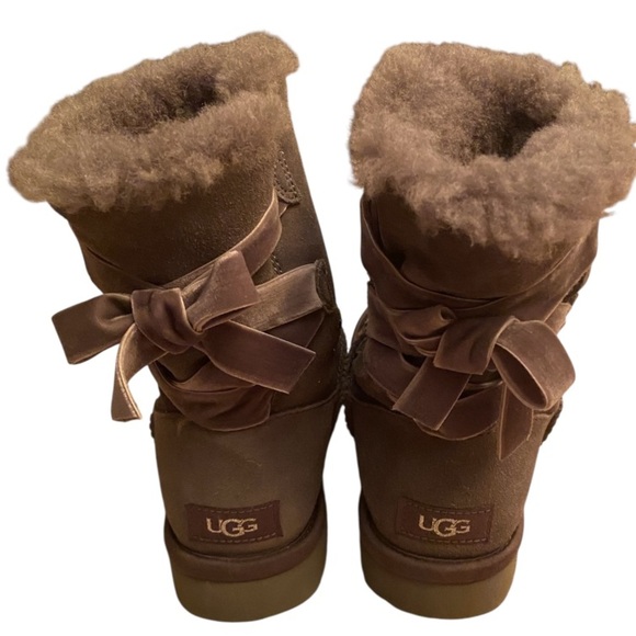 UGG CLASSIC GALAXY BLING SHORT BAILEY BOW CHARCOAL SUEDE BOOTS Size 7 - Picture 5 of 7